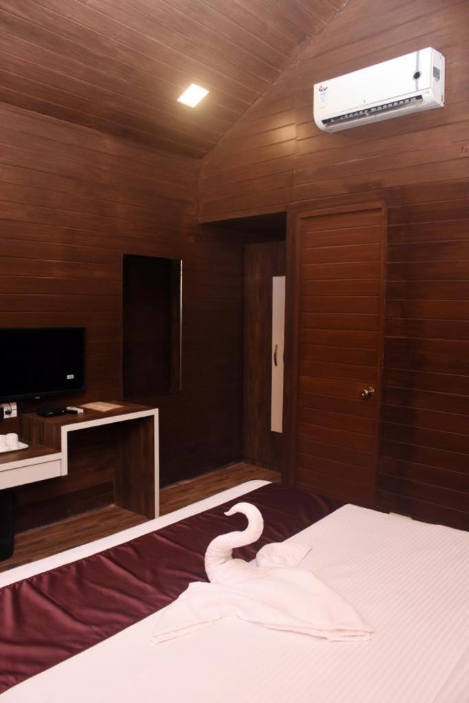 Woodhouse Beach Resort Baga Buitenkant foto