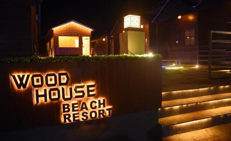 Woodhouse Beach Resort Baga Buitenkant foto