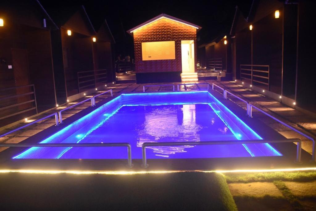 Woodhouse Beach Resort Baga Buitenkant foto